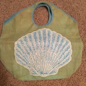 Beach bag with sea shell